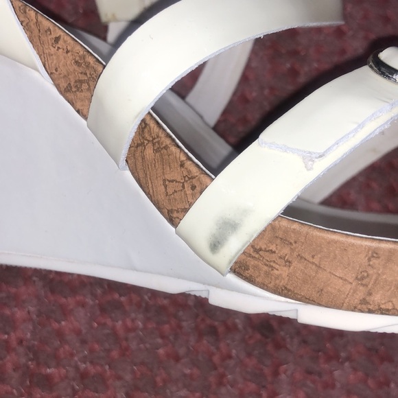 KENNETH COLE ~ WEDGE SANDALS - Picture 5 of 6